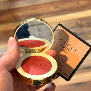 Gucci Glow Blush - Warm Peach color